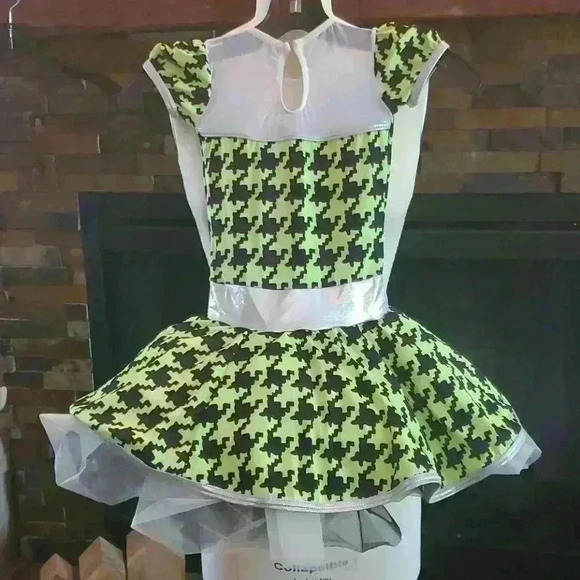 Lime houndstooth print dance costume. - Picture 2 of 4